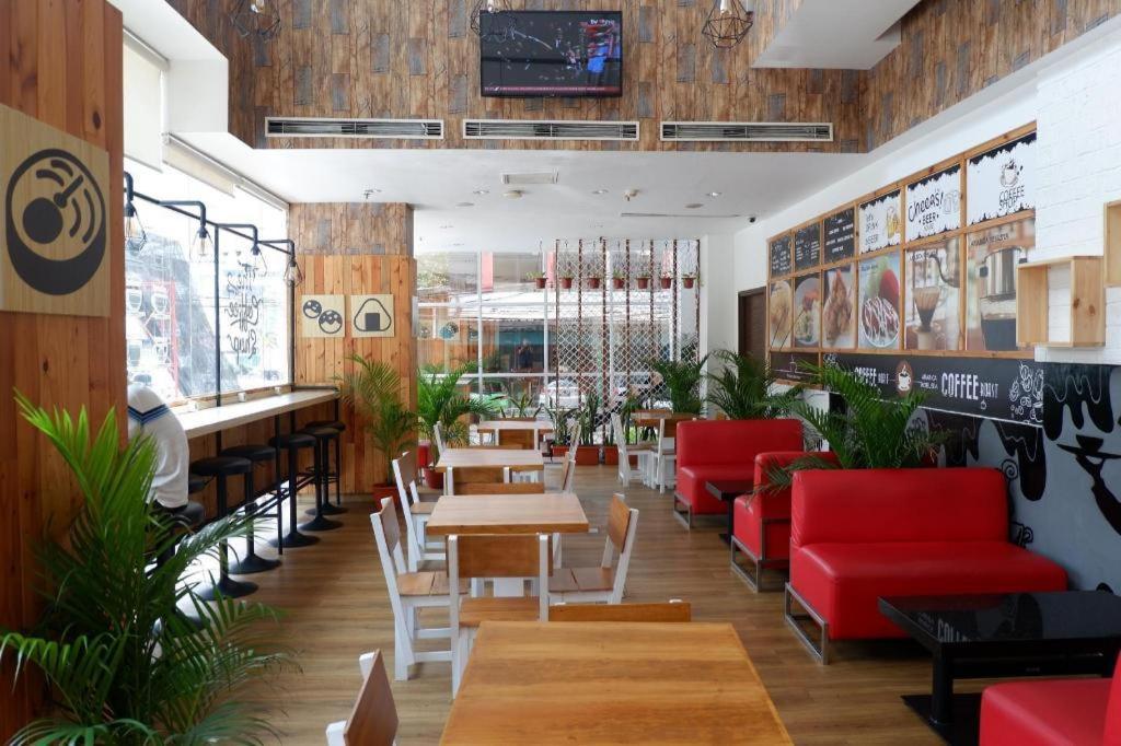 Redstar Hotel Cakarta Dış mekan fotoğraf