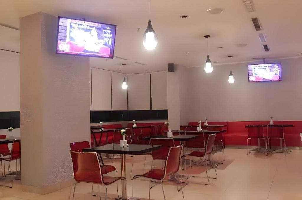 Redstar Hotel Cakarta Dış mekan fotoğraf