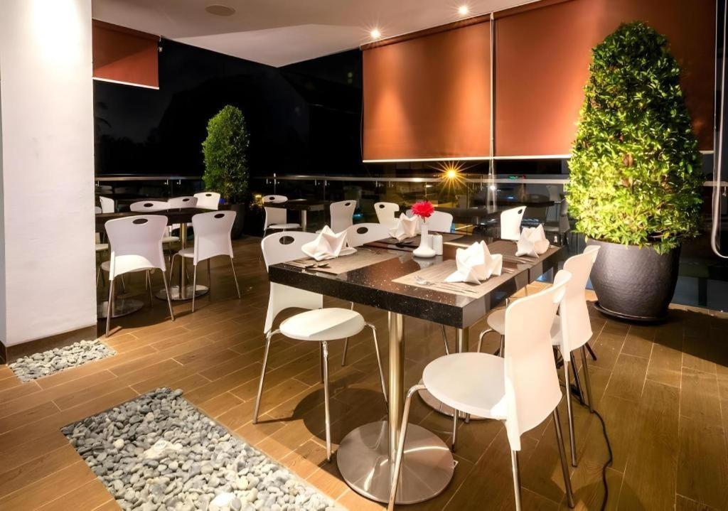 Redstar Hotel Cakarta Dış mekan fotoğraf