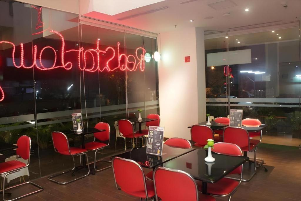 Redstar Hotel Cakarta Dış mekan fotoğraf